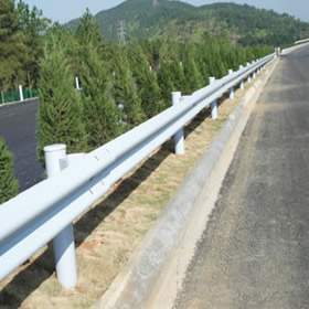 高速护栏板
